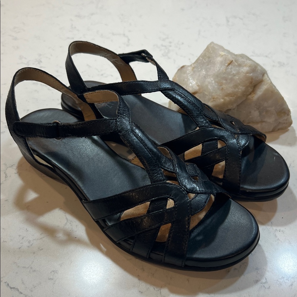 Naturalizer Black Womens Nella Leather Buckle Wedges Size 8.5 - Picture 2 of 16